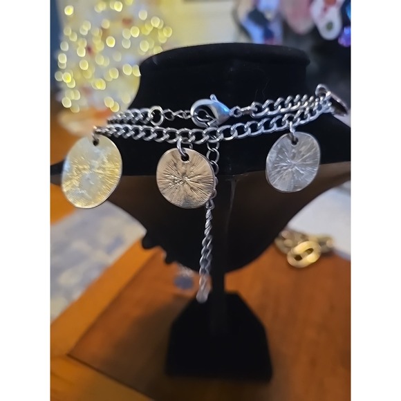 Nine West Coin Disc Necklace Multi-Tone Hammered Silvertone Link Chain - Picture 6 of 6